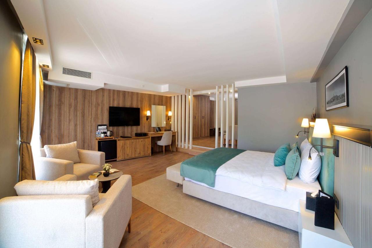 Days Inn By Wyndham Istanbul Arnavutkoy Eksteriør bilde